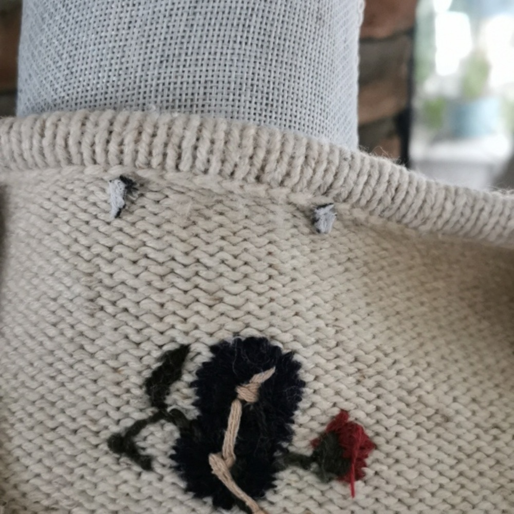 Vintage embroidered floral wool womens grannycore, cottagecore cardigan. Size M - Picture 9 of 10